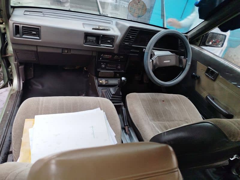 Nissan Sunny 1986 13