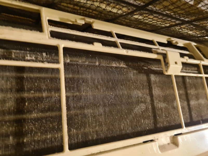 Hitachi 1.5 Split AC Made in Malaysia used 4