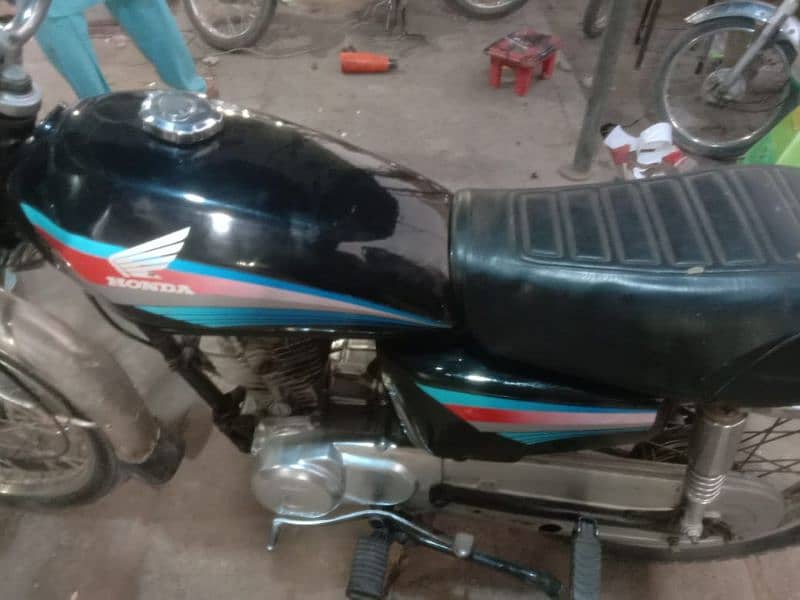 Honda 125 2005 all ok engine good bio matric available 1