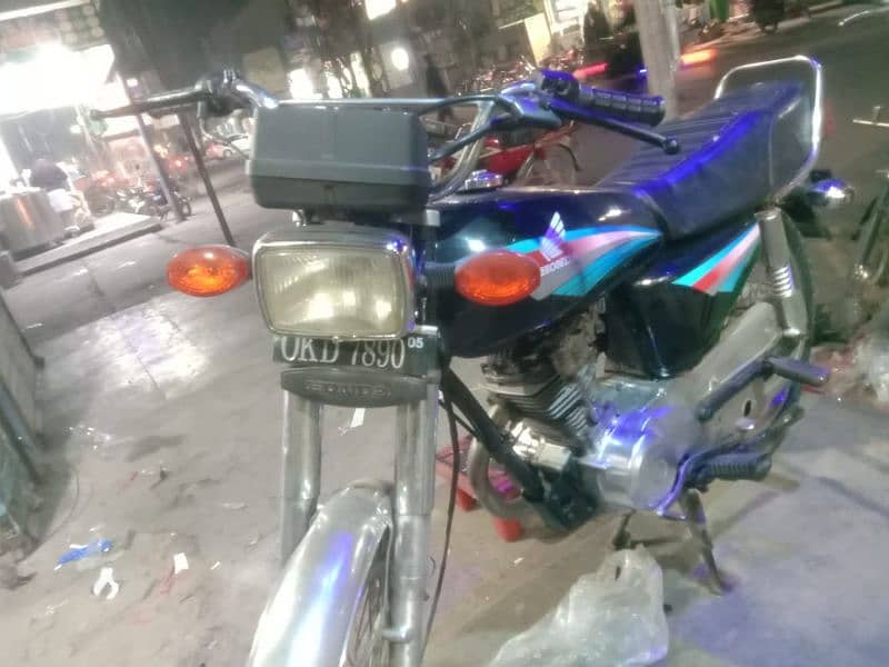 Honda 125 2005 all ok engine good bio matric available 4