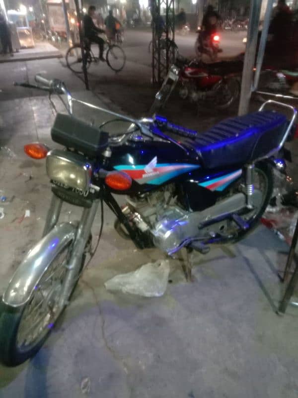 Honda 125 2005 all ok engine good bio matric available 5