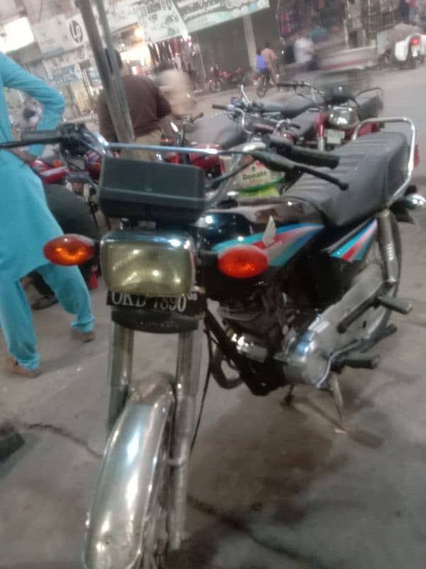 Honda 125 2005 all ok engine good bio matric available 6