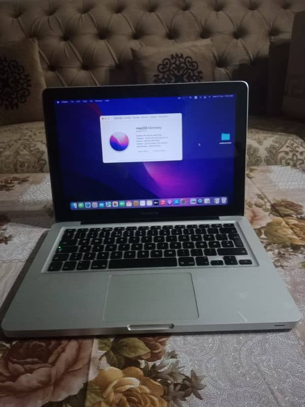 Macbook pro 2011 0