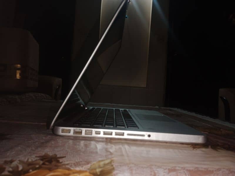 Macbook pro 2011 4