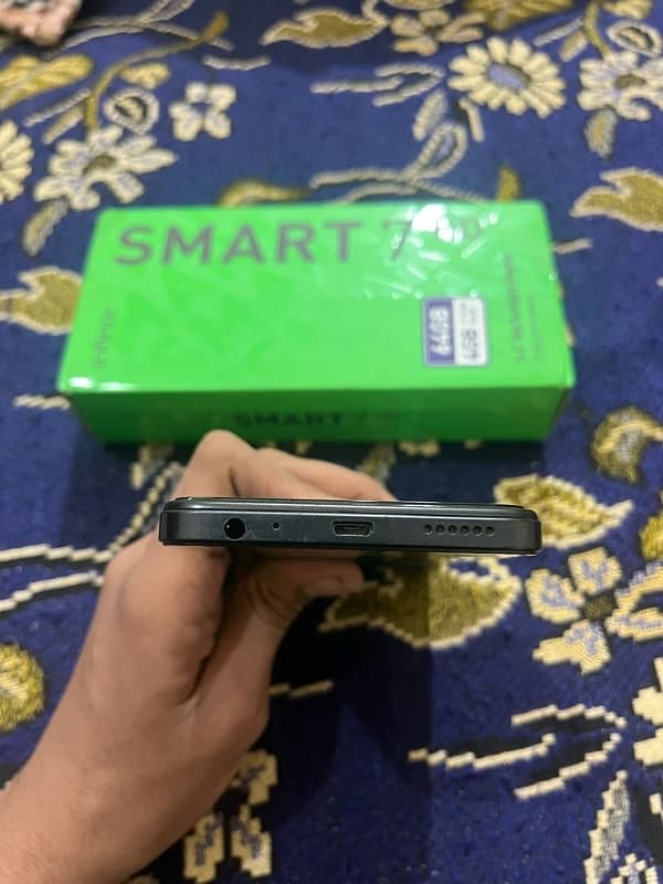 Infinix Smart 7 HD / 64 GB 2