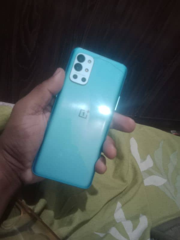 OnePlus 9r 8/128 working good only line in panal and back break 1