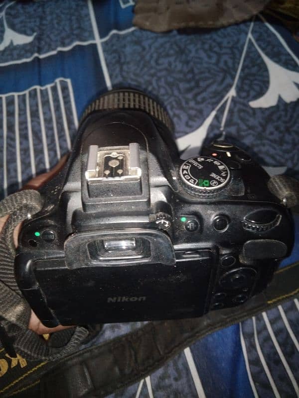 Nikon D5100 with Accessories and bag 0