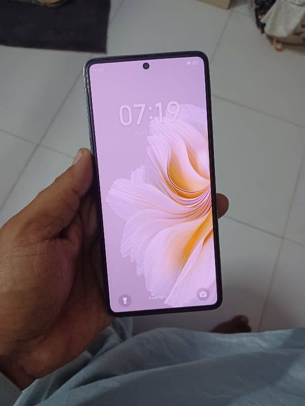 tecno comon 20.8+256gb complte saman 4