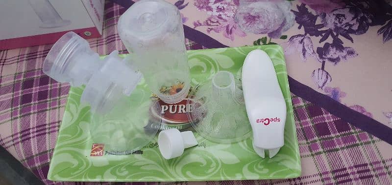 speCtra Manual Breast Pump 7