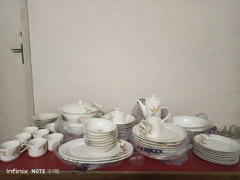 Dinner set for sale 1