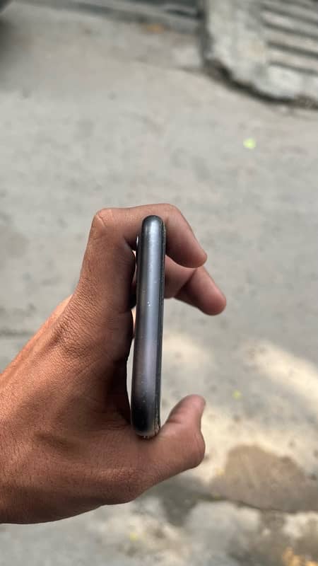 Iphone 11 64gb jv (Exchnge possible) 4