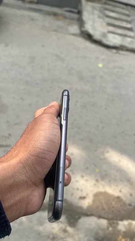 Iphone 11 64gb jv (Exchnge possible) 5