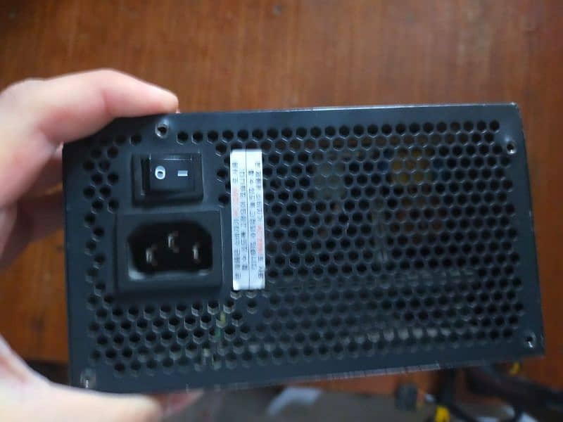 500 Watt 80+ Power Supply (PSU) 0