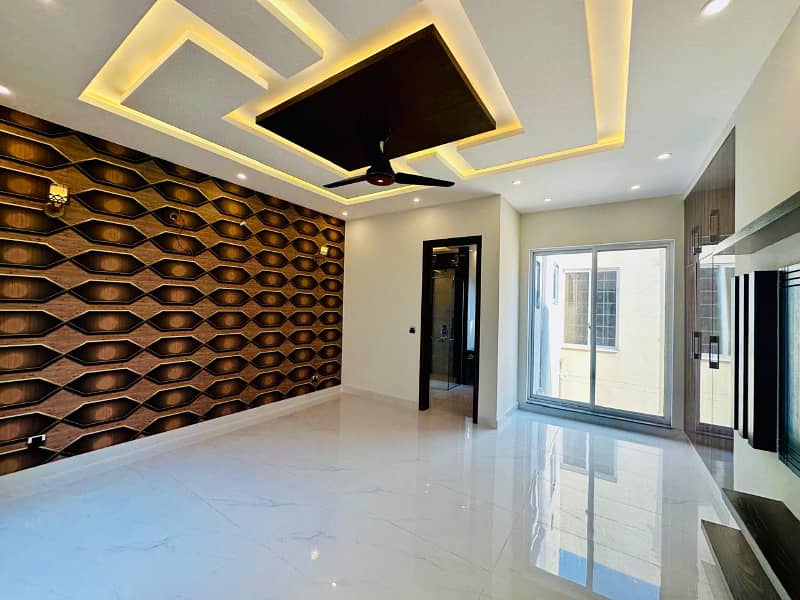 10 Marla Ultra Modern House For Sale Opposite DHA PHASE 5 31