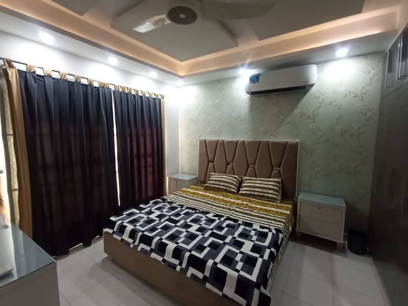 ONE BEDROOM FURNISHED DAILY BASIS APPARTMENT FOR RENT IN TALHA BLOCK SECTOR E BAHRIA TOWN LAHORE 0