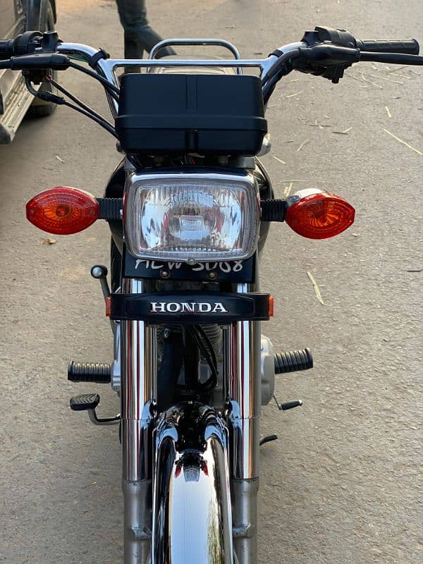 Honda 125 self edition special 5