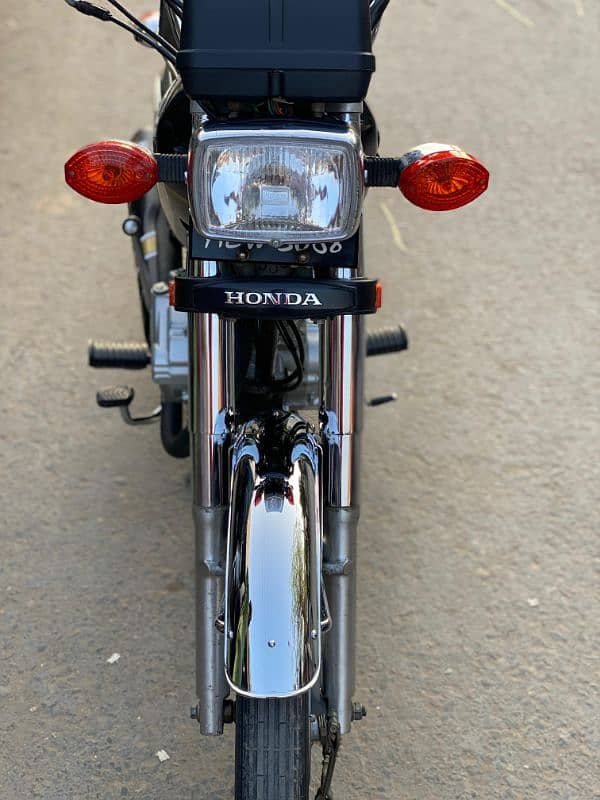 Honda 125 self edition special 7