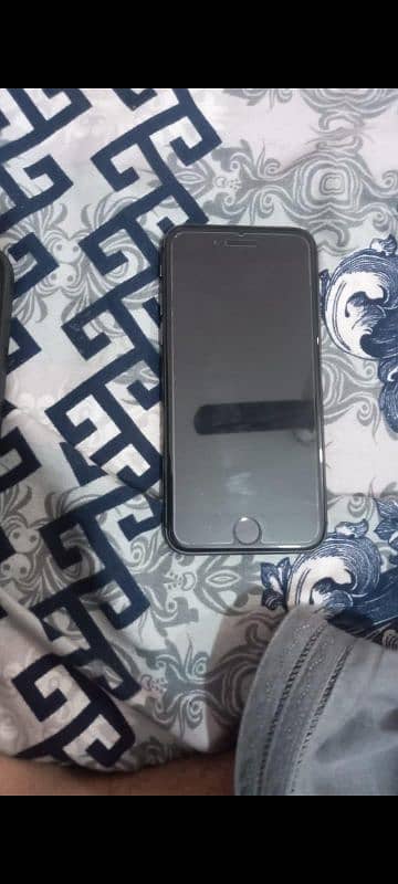 iphone 8 non pta condition 10/10 ais number par rabta kary 03274811337 1