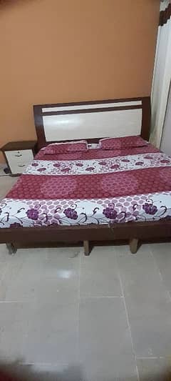 complete bed set with wardrobe, dressing table & divider