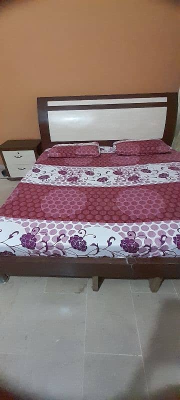 complete bed set with wardrobe, dressing table & divider 3