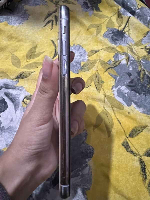 Iphone X non pta only glass broken panel is absolutely fine 1