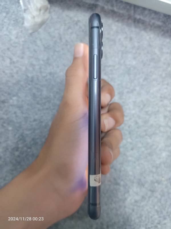 IPhone 11 128gb Non-PTA JV 5