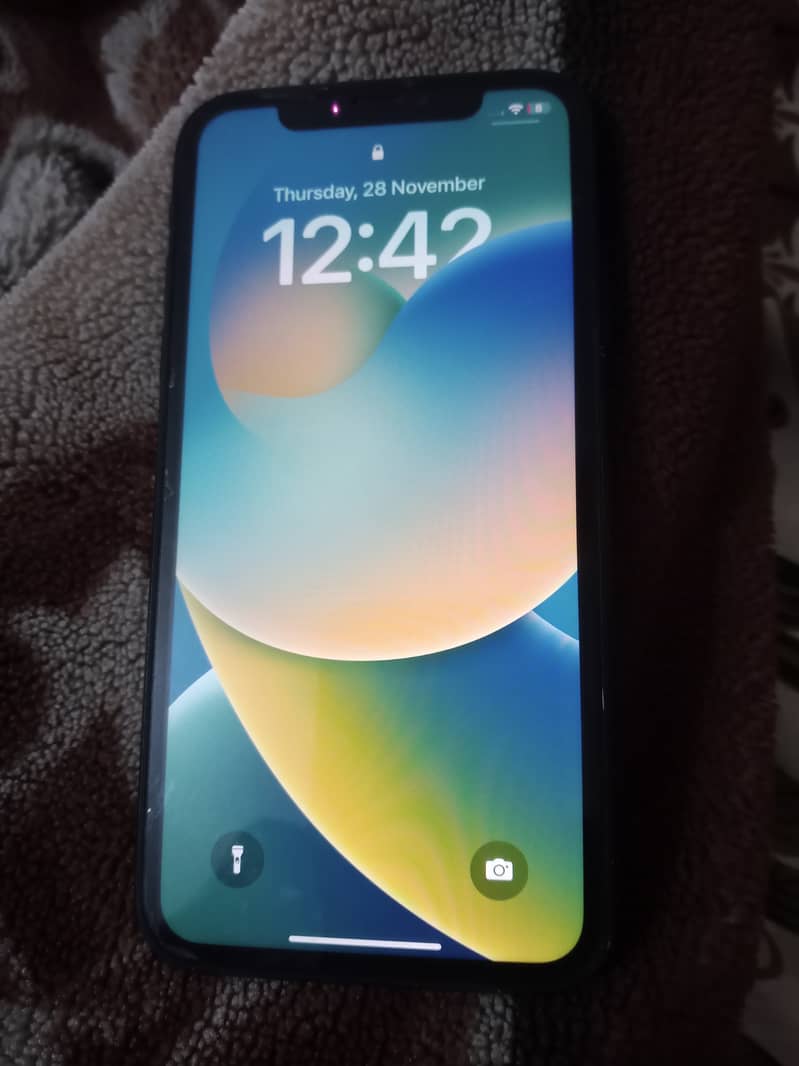 Iphone XR 64gb factory unlocked 10/9 1