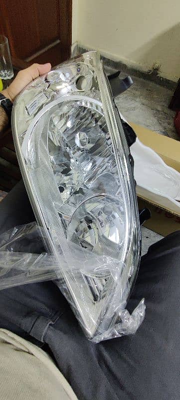 Honda Civic Eagle Eye 2003/2006 Front Headlights Available With Box 3