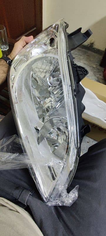 Honda Civic Eagle Eye 2003/2006 Front Headlights Available With Box 5