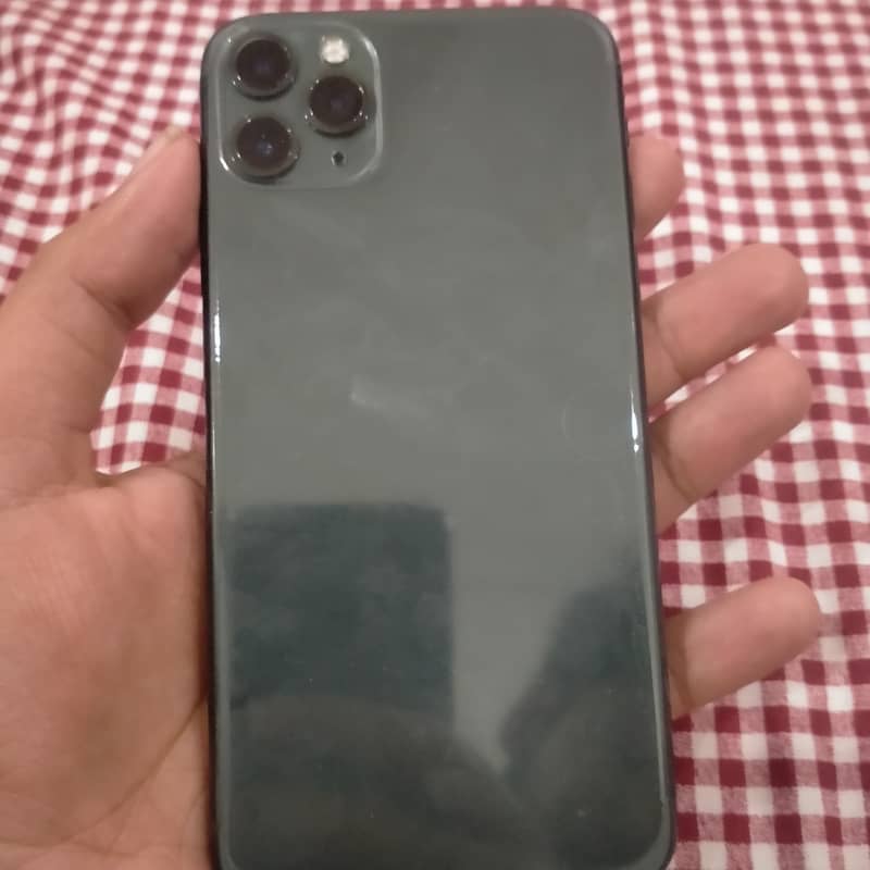 Iphone 11 pro max factory unlock 256 gb urgent for sale 1