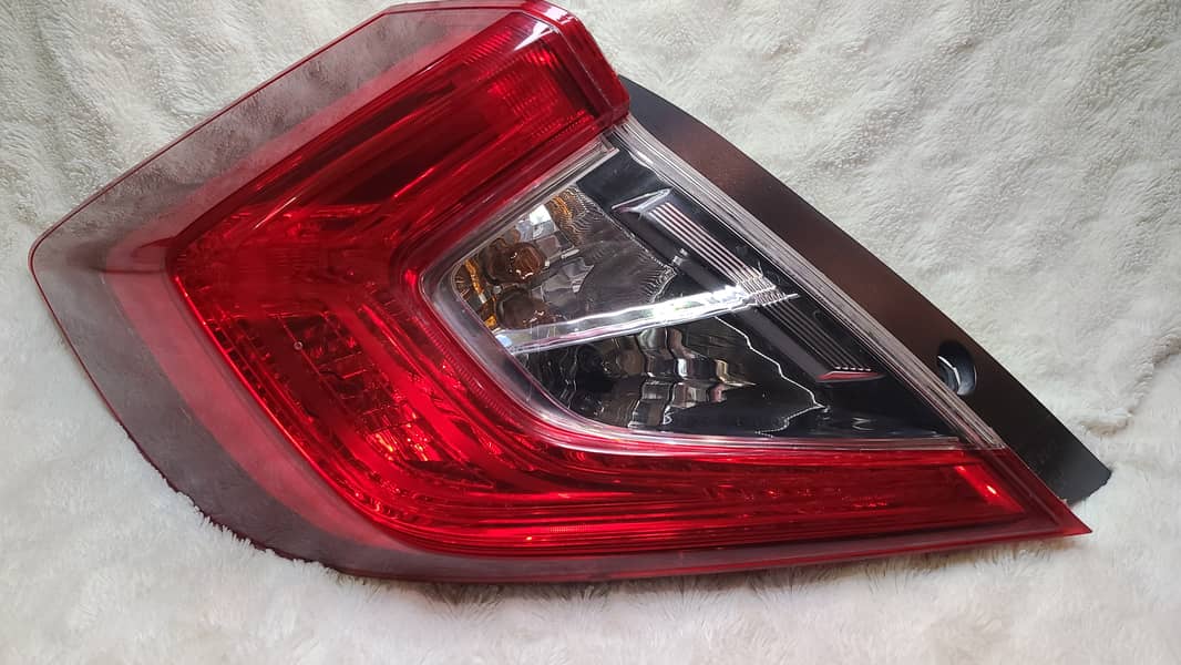 Honda civic x  genuine back light ( left side ) model 2016 to 2021 1