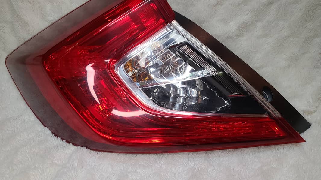 Honda civic x  genuine back light ( left side ) model 2016 to 2021 5