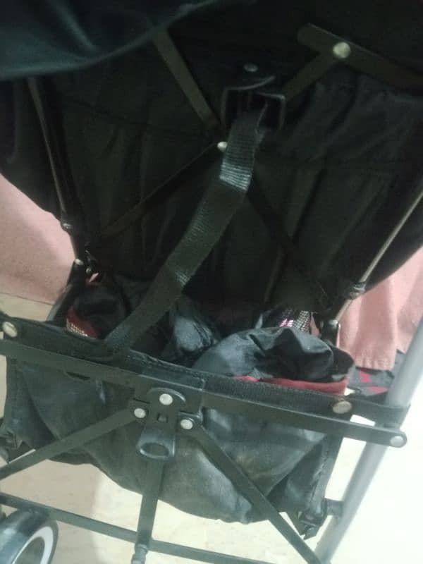 Pram Just 6 months use important 5