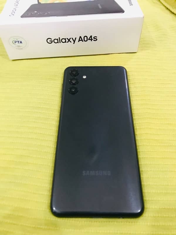 SAMSUNG A04s 4/128 urgent sell 4