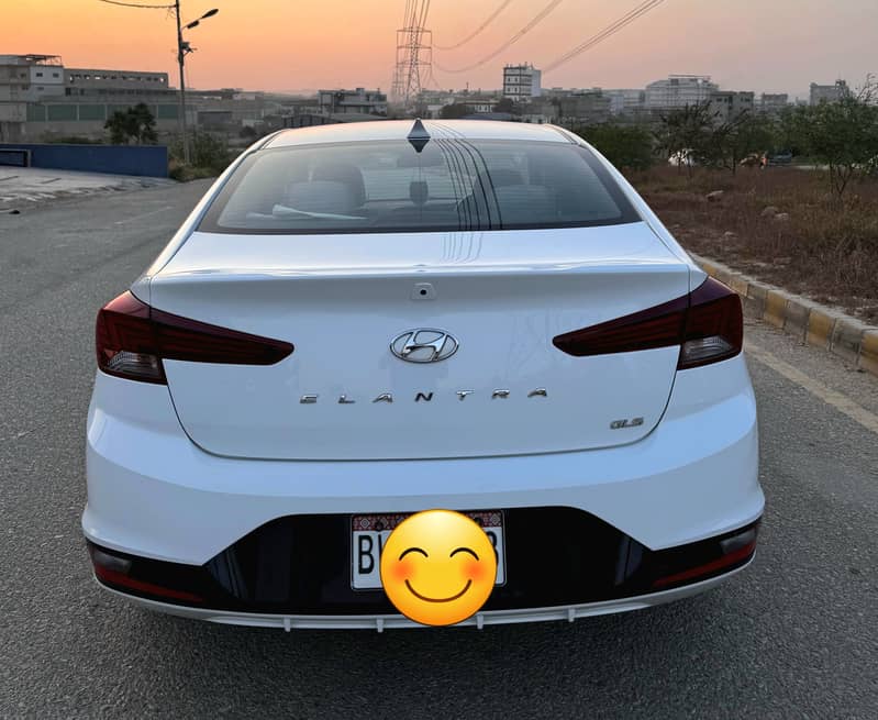 Hyundai Elantra 2022 GLS 5