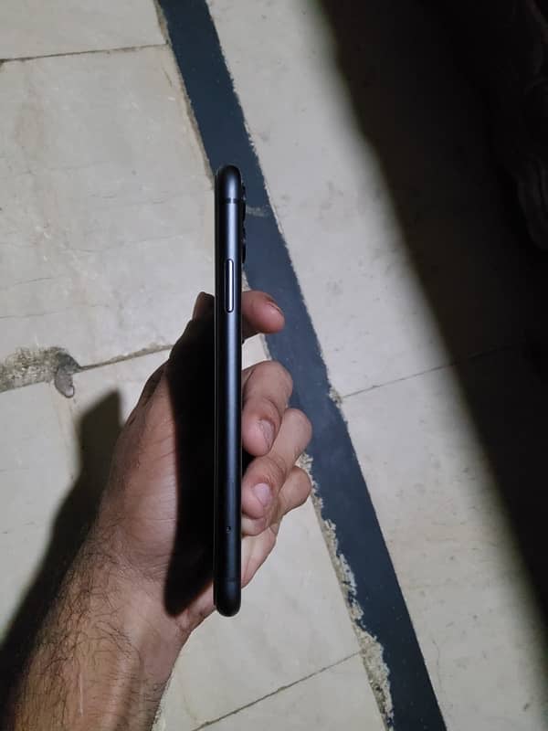 IPHONE 11 100% Health Under Apple Warranty 3