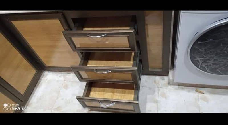 Aluminium Glass window door partition kitchen Cabinets 0