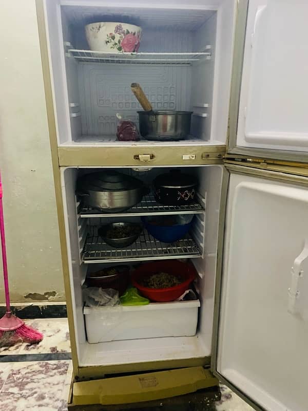 Waves 2 Door Fridge In Working 10/10 Condition 2