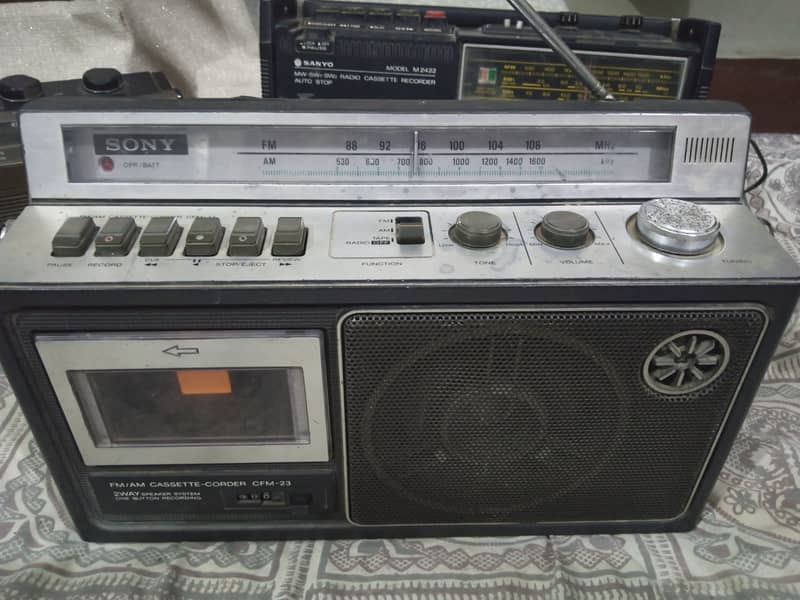 Sony CFM-23 Vintage Radio Collectable 0