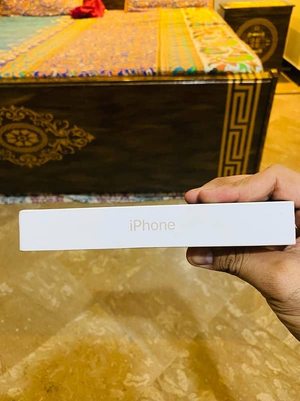 iphone 16 pro max desert Titanium 256gb 2