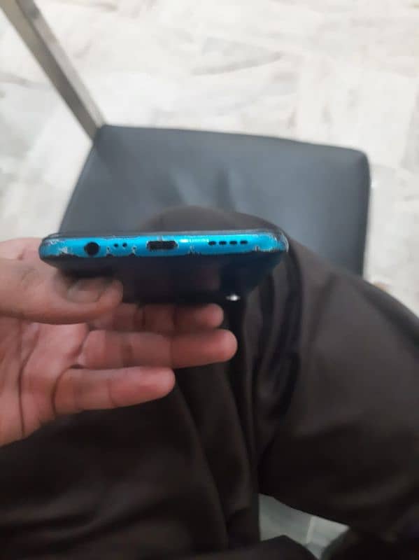 realme 5i 3