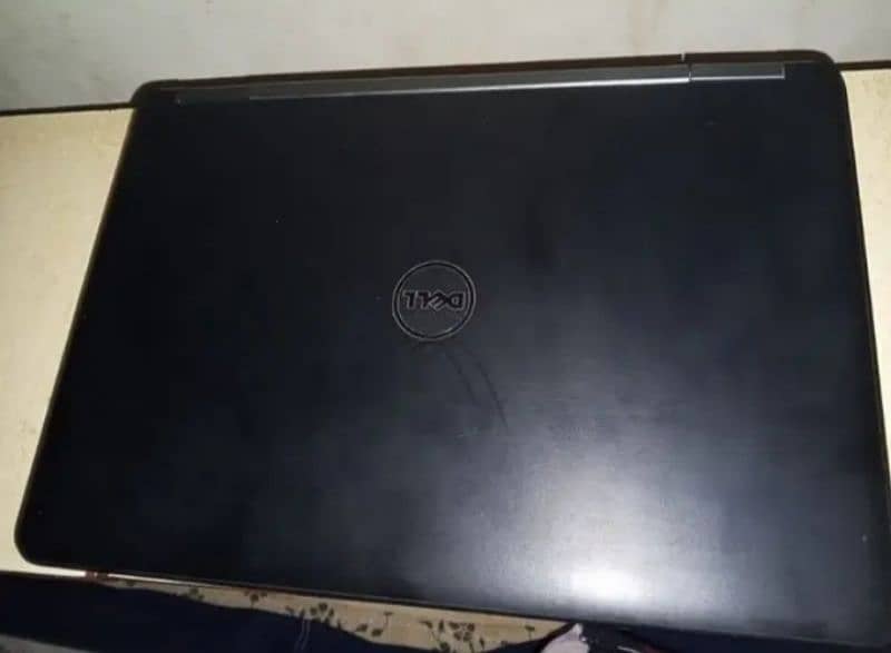 dell 4th generation i5 4gb ram 256 gb ssd rom 1