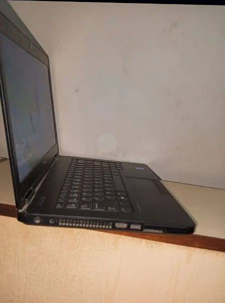 dell 4th generation i5 4gb ram 256 gb ssd rom 4