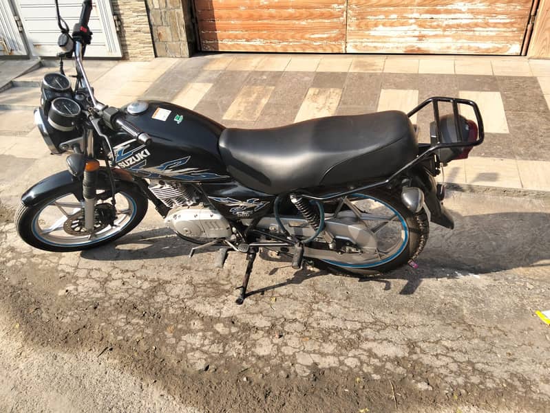 Suzuki GS 150 2022 1