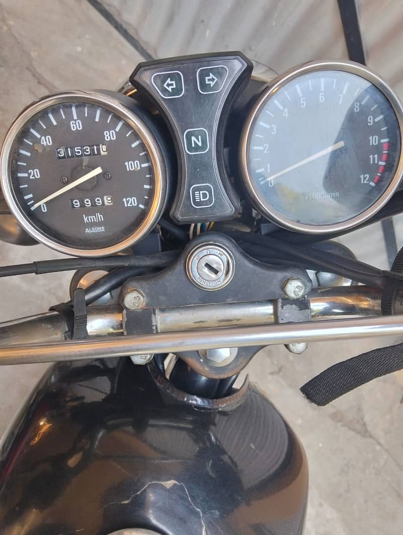 Suzuki GS 150 2022 5