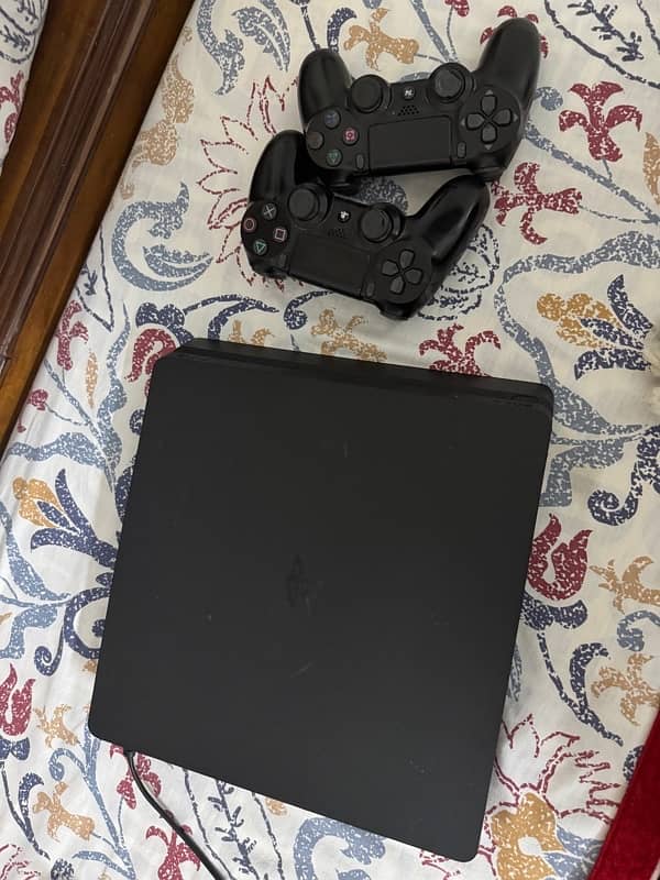 Playstation 4 slim 5