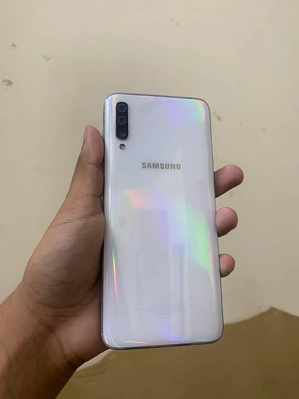 Samsung Galaxy A70 6/128 3