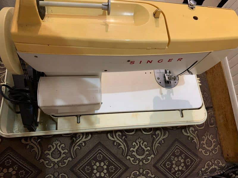 Singer Sewing Machine 4