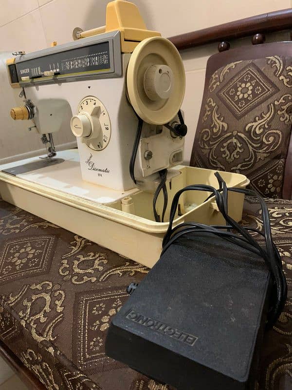 Singer Sewing Machine 5