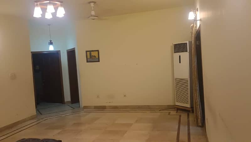 Luxurious 25 Marla Corner House In Prime Faisalabad Location Ready To Move In! 9